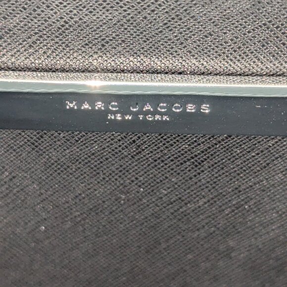 Marc Jacobs leather bag plus pouch & large zip pocket. EUC! Can hold an iPad. - Picture 7 of 9